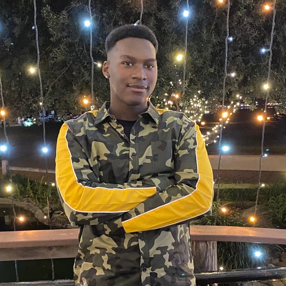 Meet your Posher, Devin - Picture 1 of 1